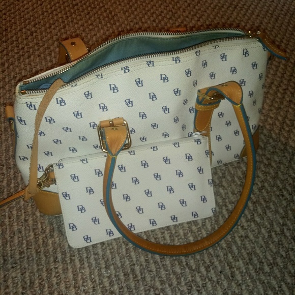 Purse - Picture 1 of 3